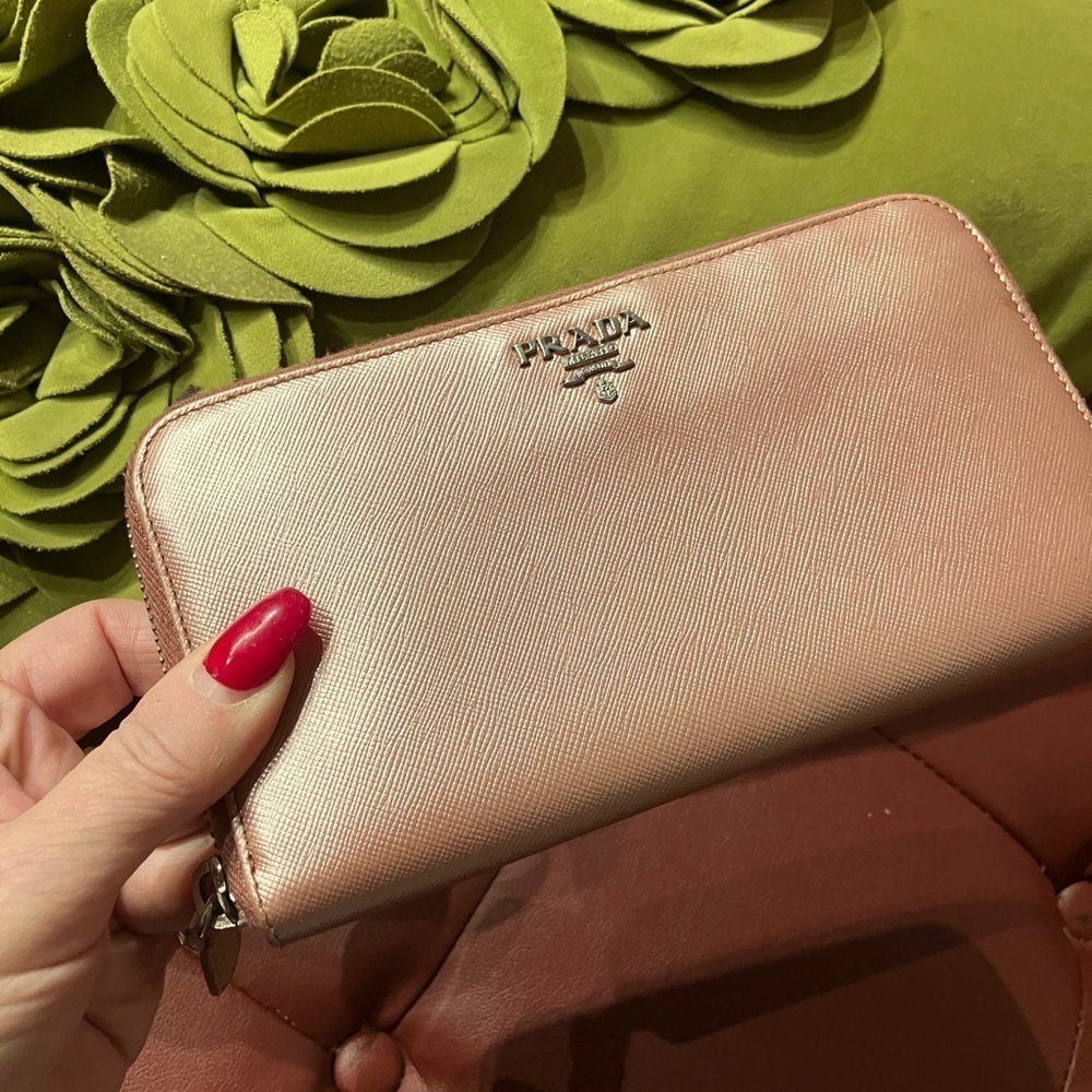 Prada Wallet - Picture 5 of 8
